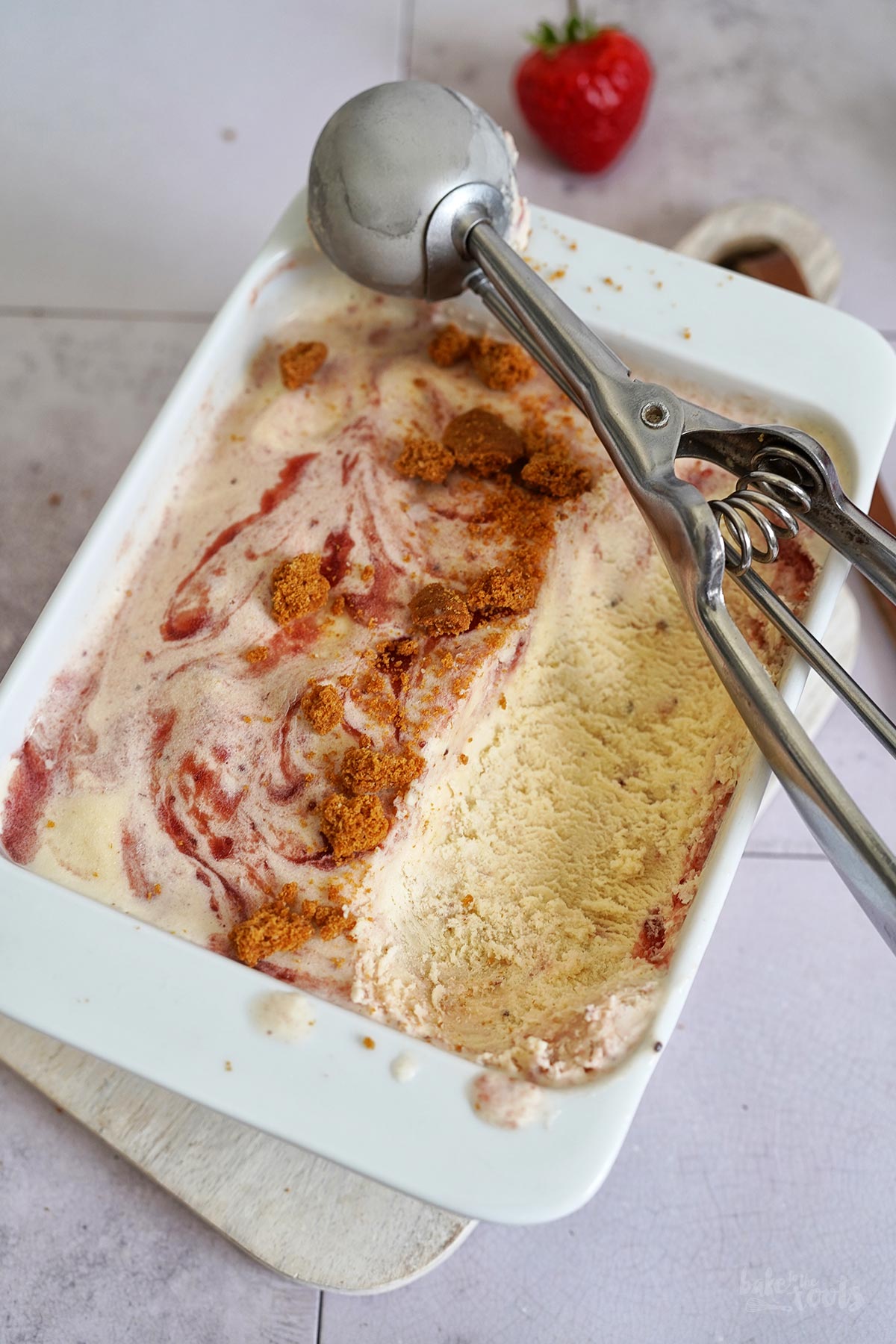 Strawberry (Burnt) Cheesecake Eiscreme | Bake to the roots