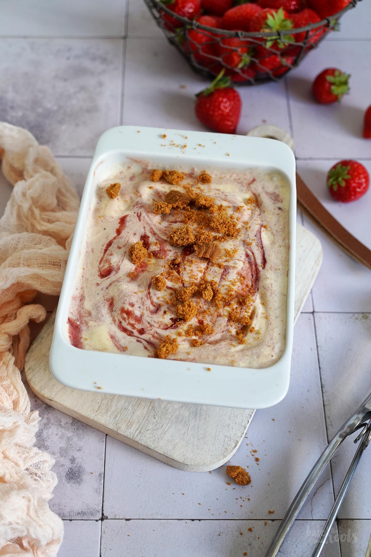 Strawberry (Burnt) Cheesecake Eiscreme | Bake to the roots