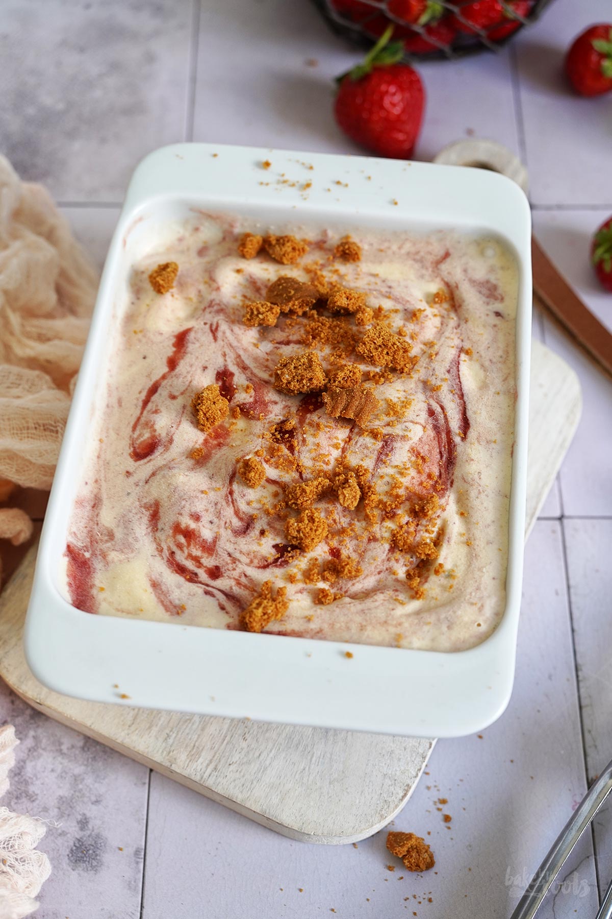 Strawberry (Burnt) Cheesecake Eiscreme | Bake to the roots