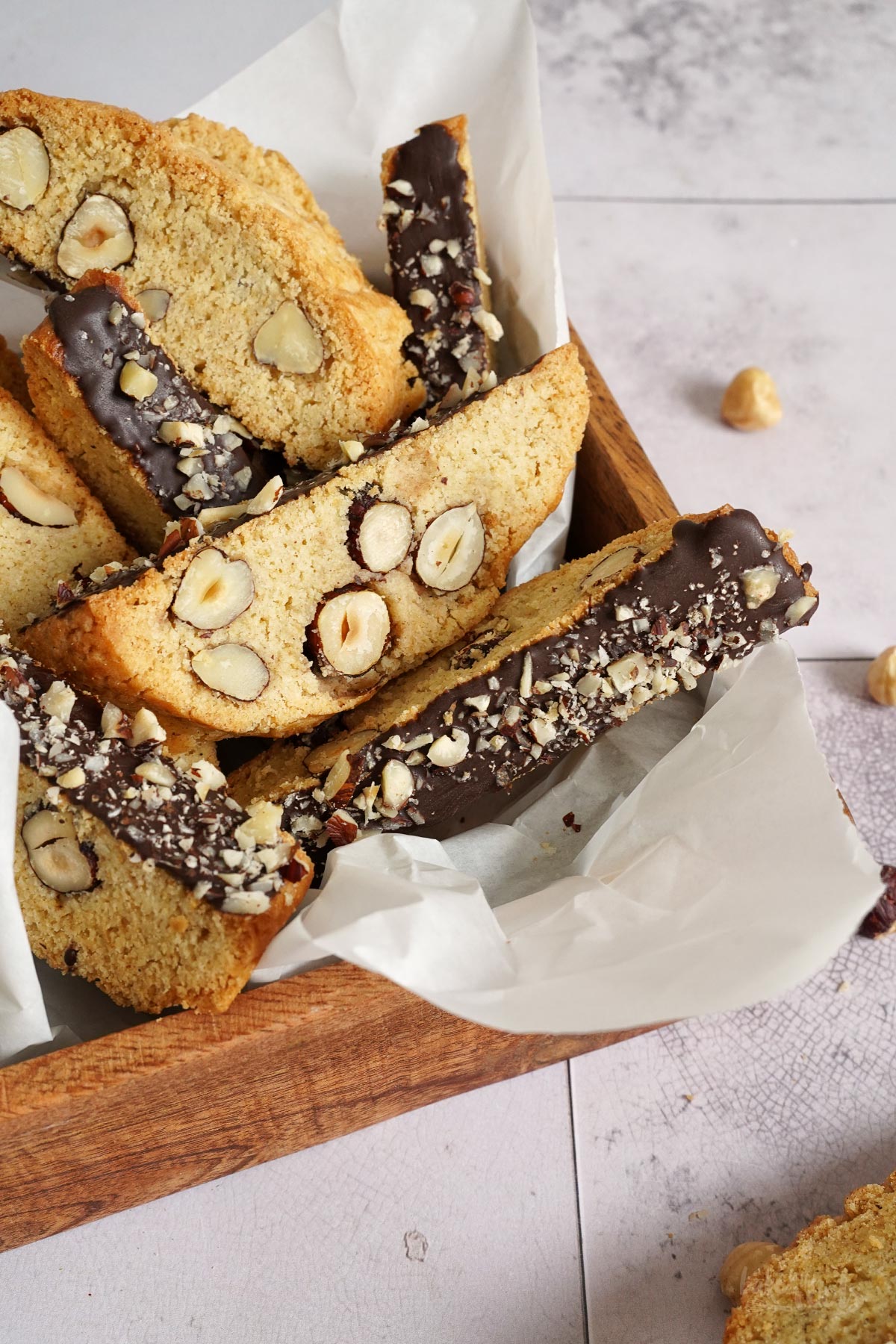 Einfache Haselnuss Biscotti | Bake to the roots