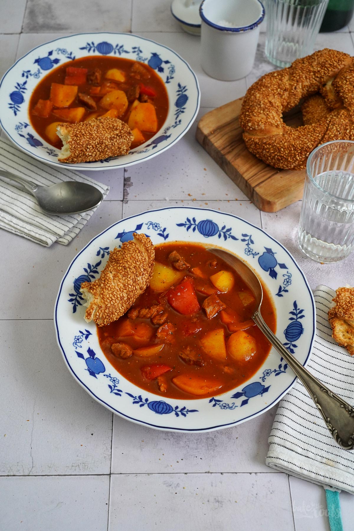 Einfache Gulaschsuppe | Bake to the roots