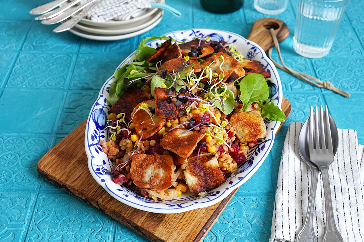 Linsensalat mit Roter Bete & Halloumi | Bake to the roots