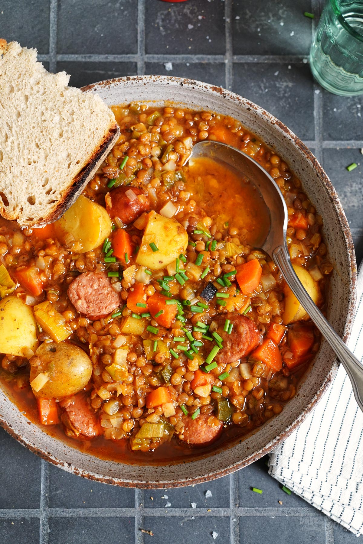 Eintopf mit Linsen, Kartoffeln & Mettenden | Bake to the roots