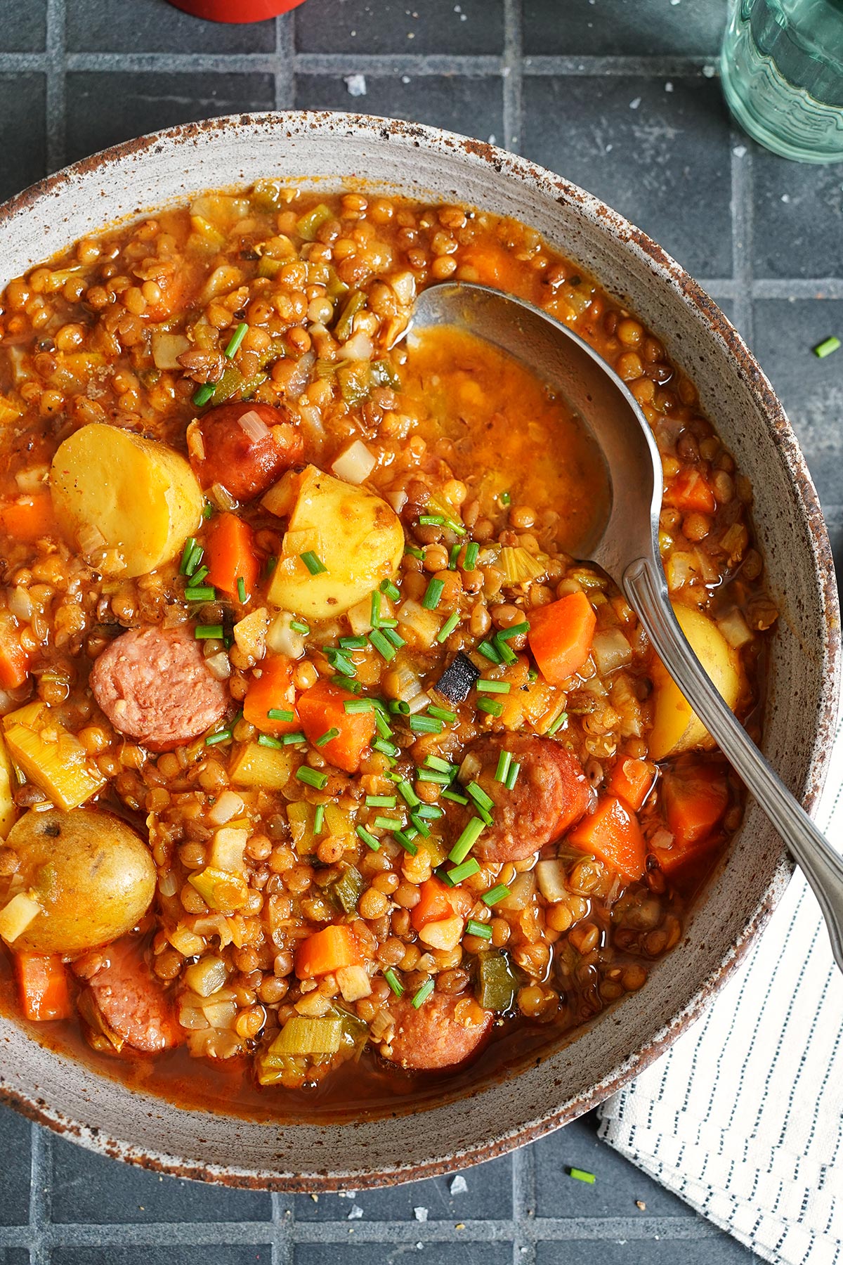 Eintopf mit Linsen, Kartoffeln & Mettenden | Bake to the roots