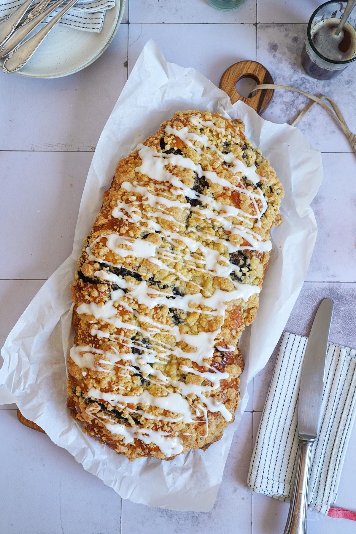 Einfacher Mohnstriezel mit Streuseln | Bake to the roots | Bake to the ...