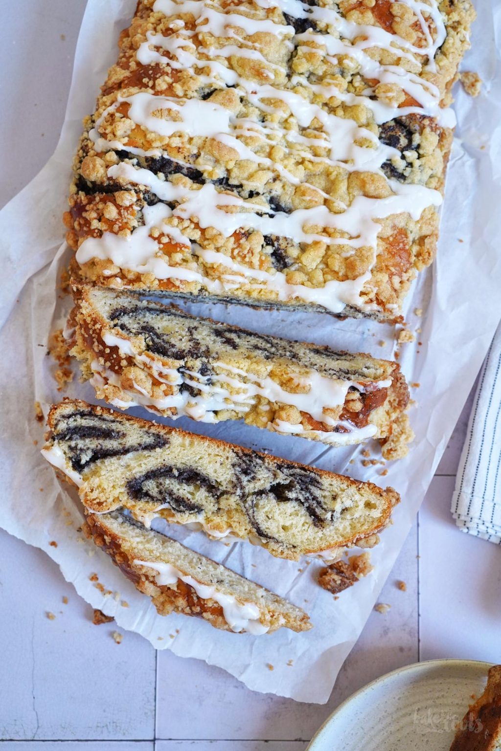 Mohnstriezel Mohnstriezel – Braided Loaf with Poppy Seed & Streusels