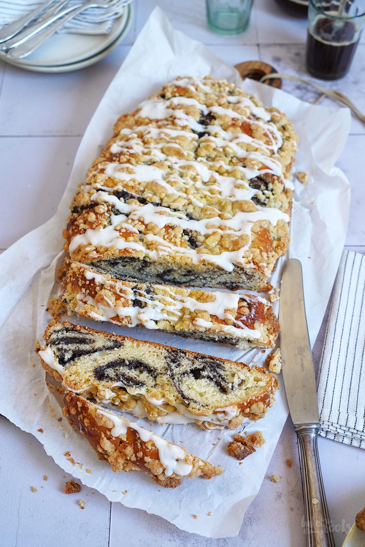 Einfacher Mohnstriezel mit Streuseln | Bake to the roots