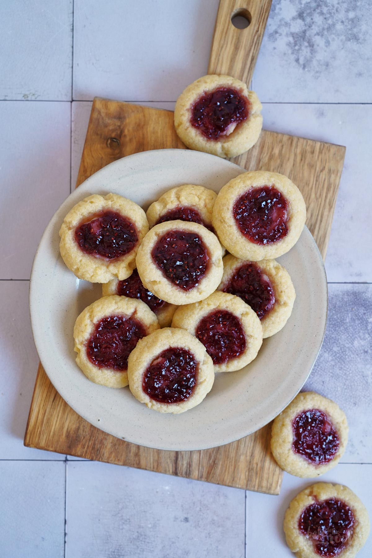 Raspberry Cheesecake Thumbprint Cookies | Bake to the roots