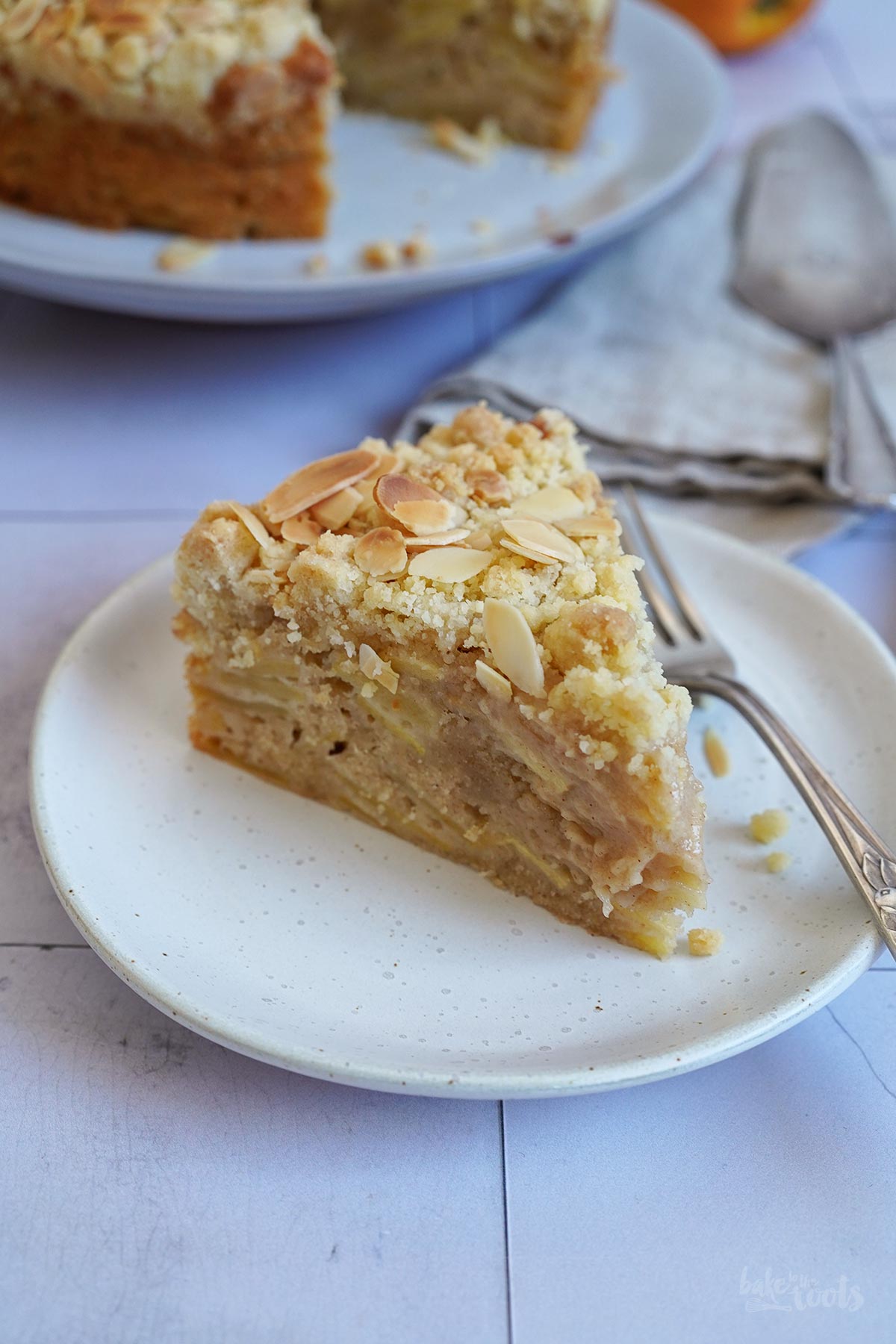 Einfacher Apfelkuchen mit Streuseln | Bake to the roots