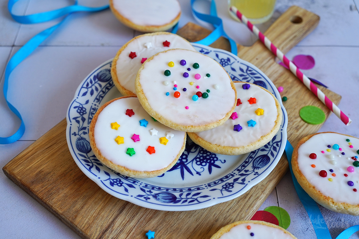 Bunte Amerikaner mit Zuckerglasur | Bake to the roots