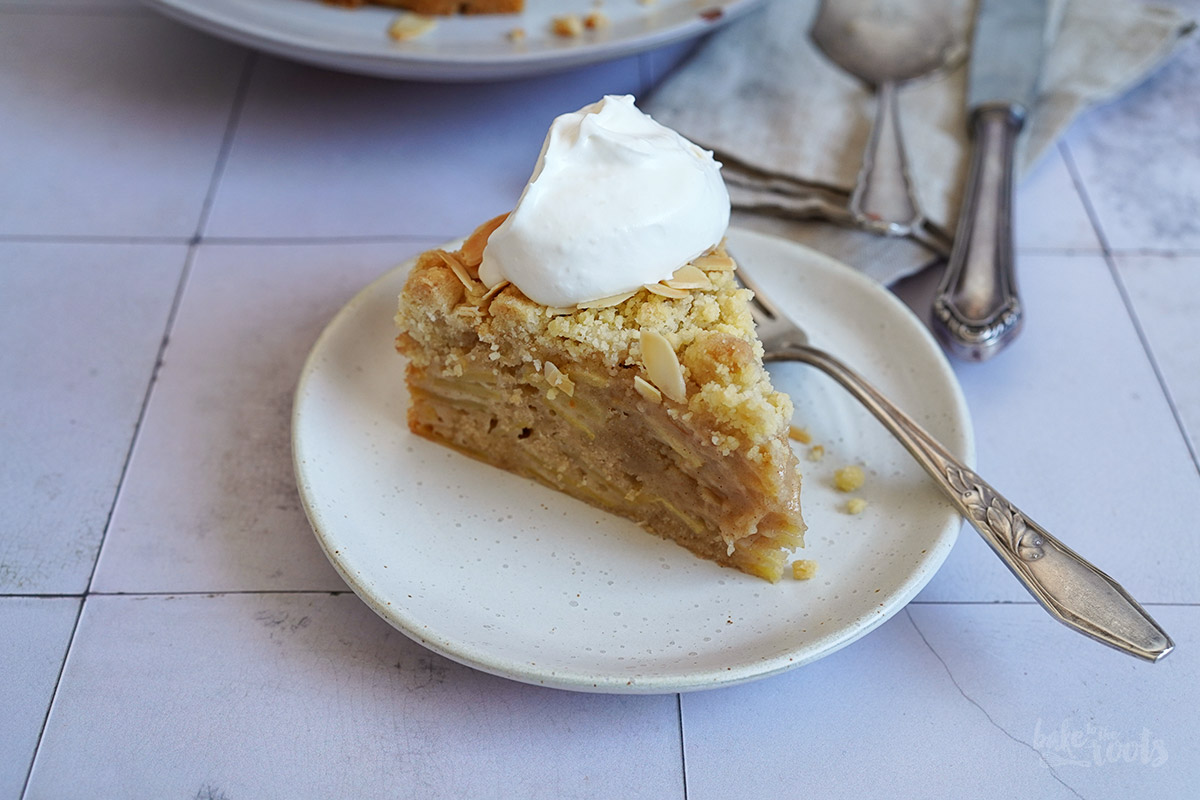 Einfacher Apfelkuchen mit Streuseln | Bake to the roots