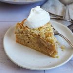 Einfacher Apfelkuchen mit Streuseln | Bake to the roots