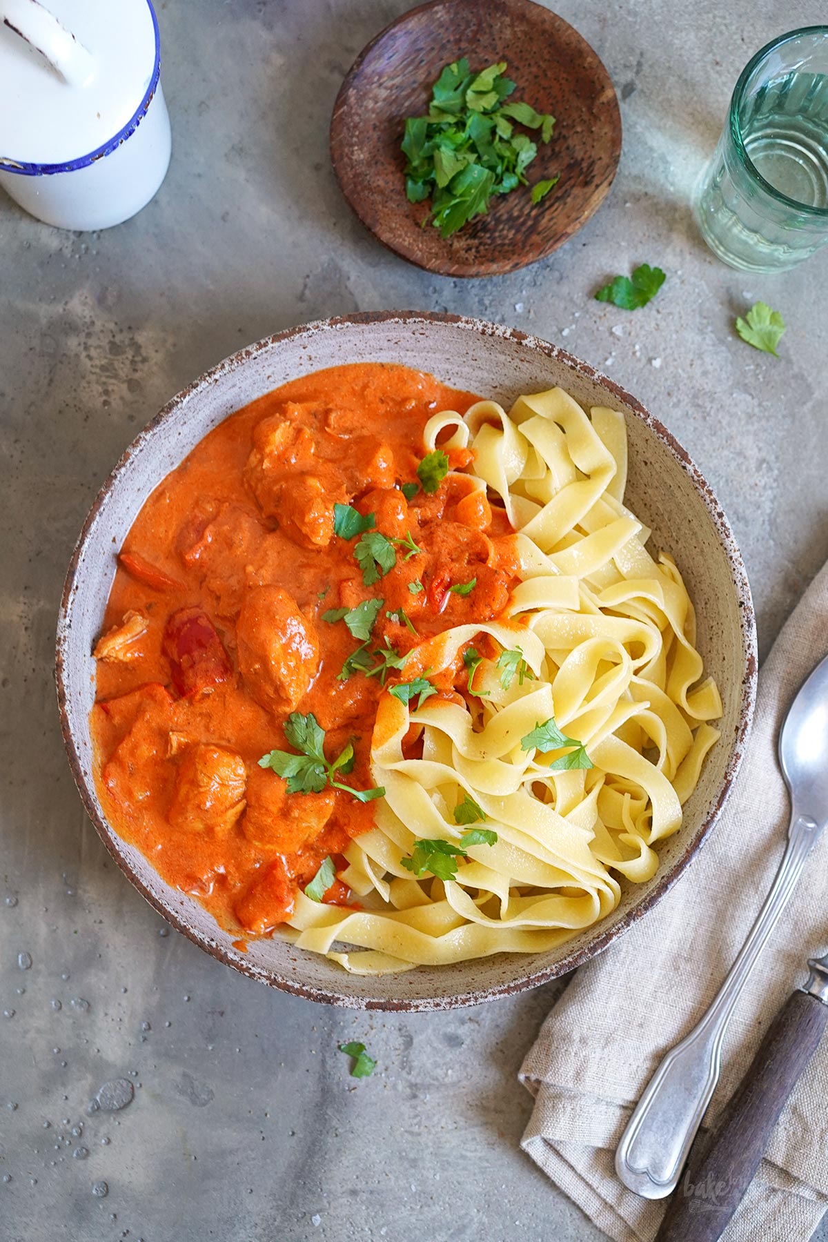 Einfaches (Ungarisches) Hähnchen Paprikasch | Bake to the roots