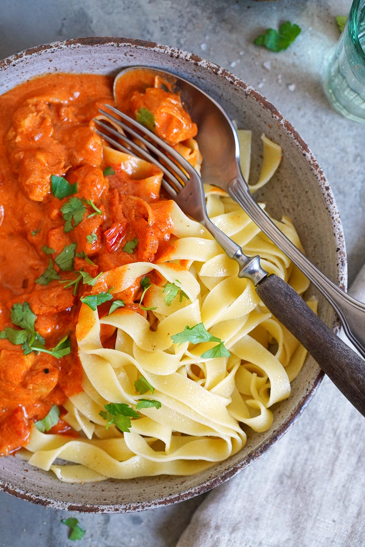 Einfaches (Ungarisches) Hähnchen Paprikasch | Bake to the roots