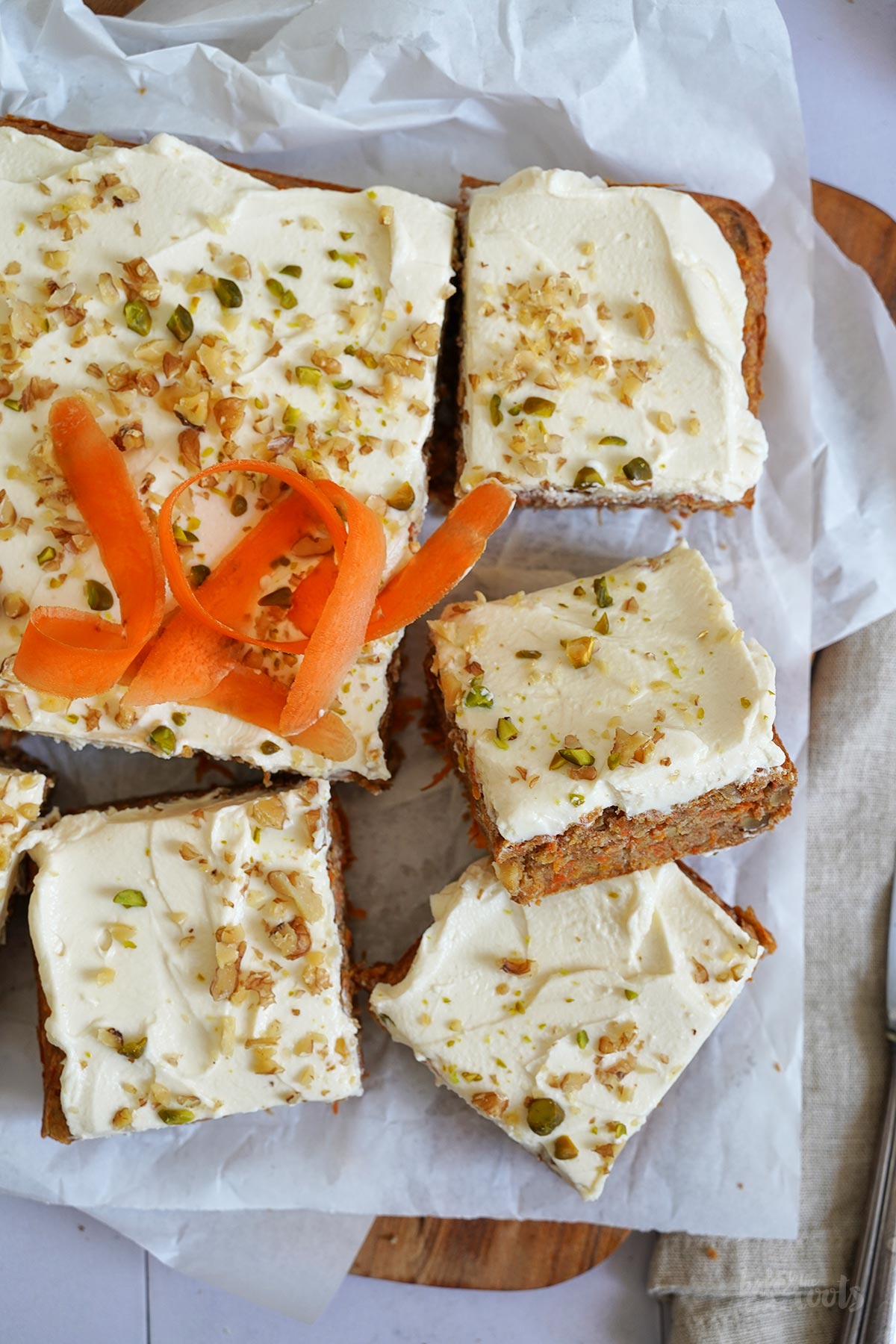 Einfacher Carrot Cake (ohne Eier & mit weniger Zucker) | Bake to the roots