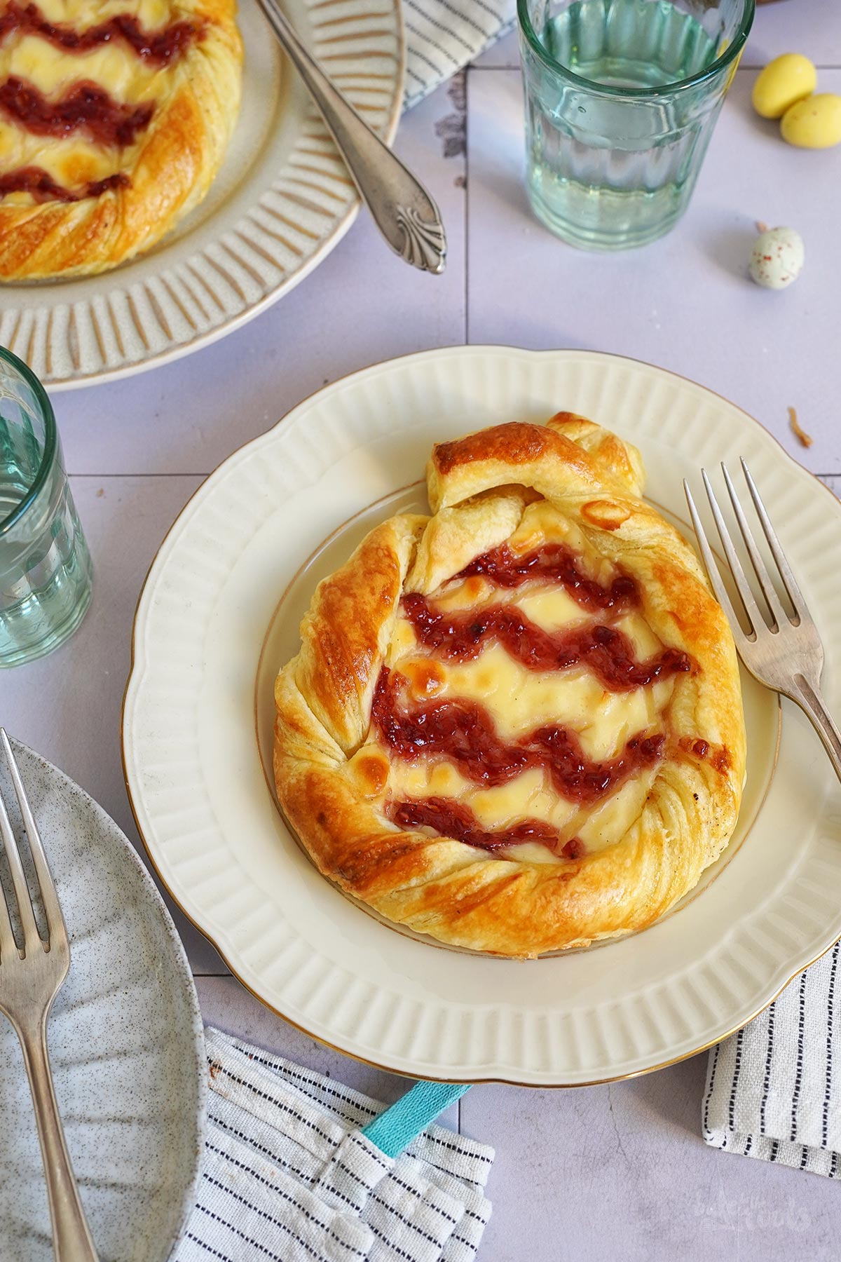 Einfache Puddingteilchen mit Blätterteig | Bake to the roots