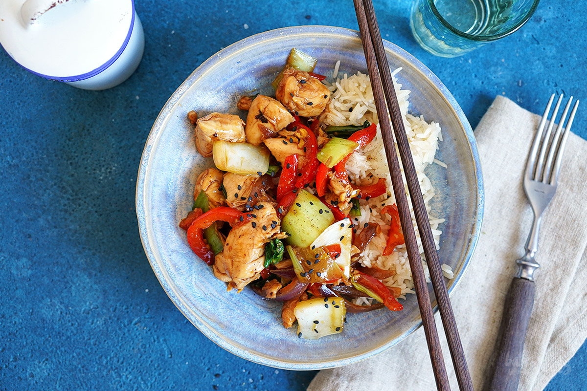Chicken Teriyaki mit Paprika, Pak Choi & Reis | Bake to the roots