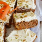 Einfacher Carrot Cake (ohne Eier & mit weniger Zucker) | Bake to the roots