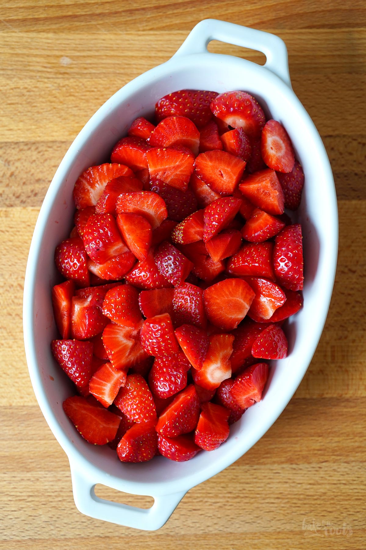 Einfacher Erdbeeren Crumble | Bake to the roots