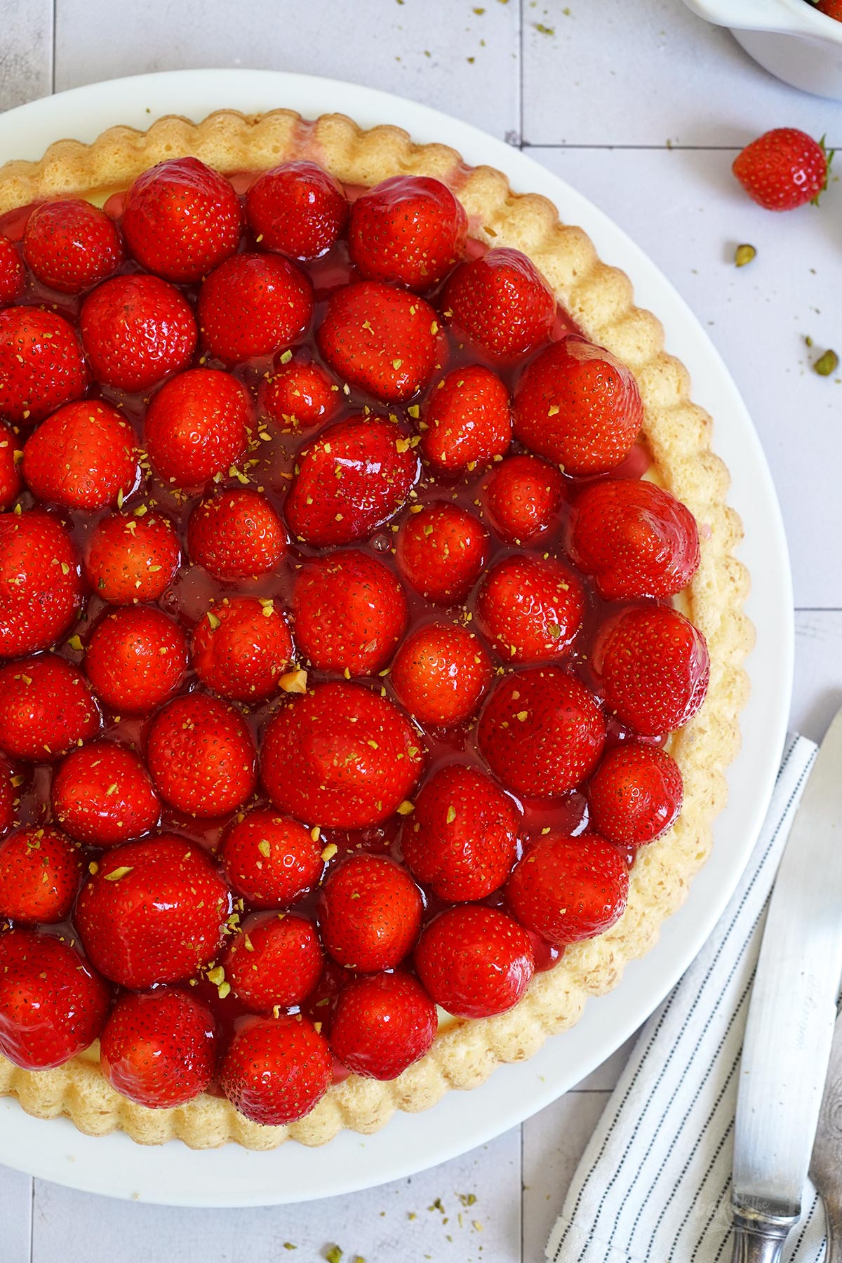 Klassischer Erdbeerkuchen (mit Pudding) | Bake to the roots