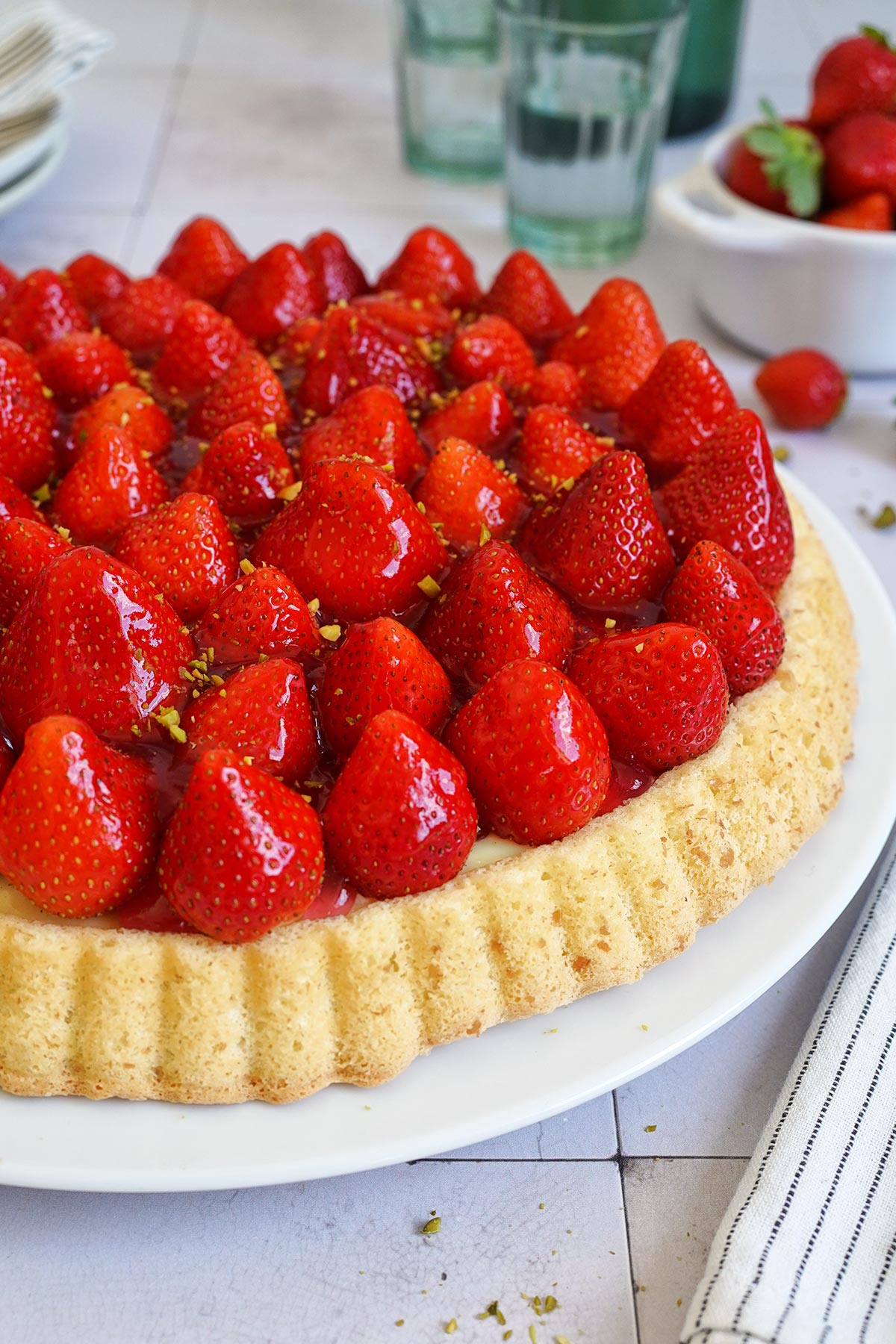 Klassischer Erdbeerkuchen (mit Pudding) | Bake to the roots