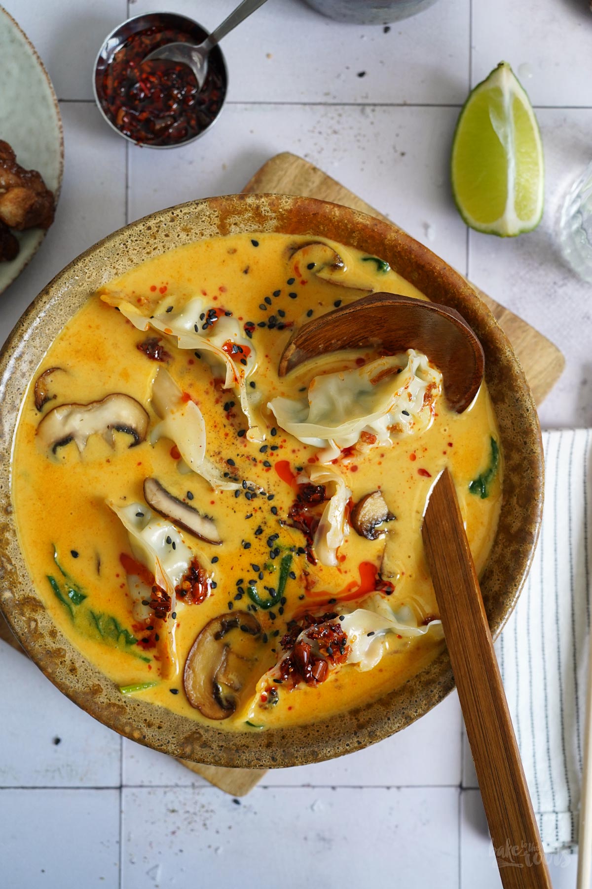 Einfache Kokos Curry Suppe (mit Gyoza) | Bake to the roots