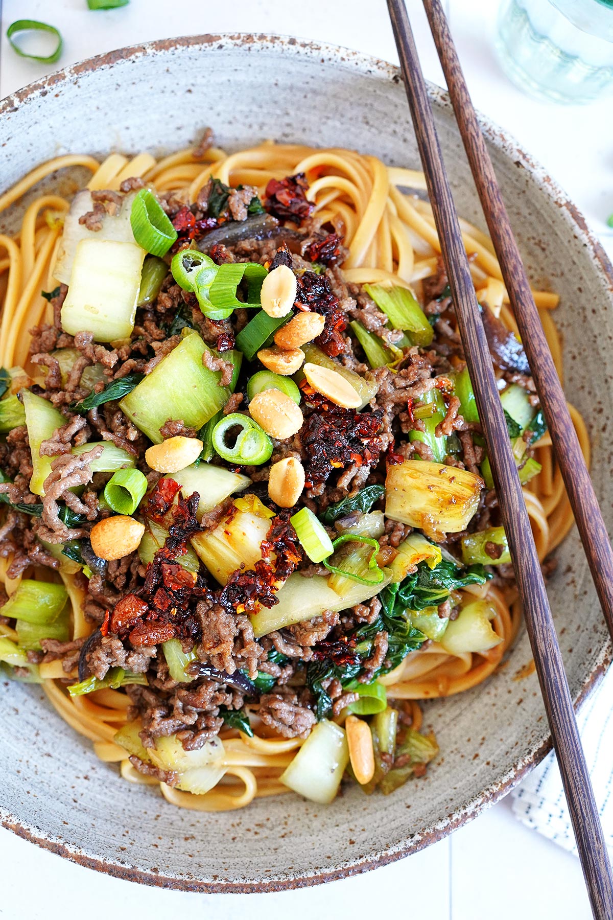 Dandan Style Szechuan Nudeln mit Hackfleisch | Bake to the roots