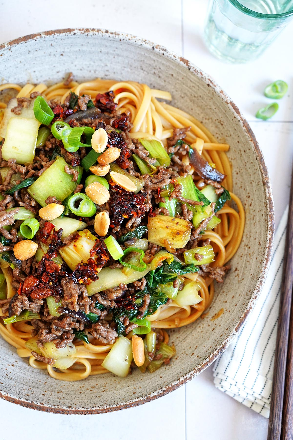 Dandan Style Szechuan Nudeln mit Hackfleisch | Bake to the roots