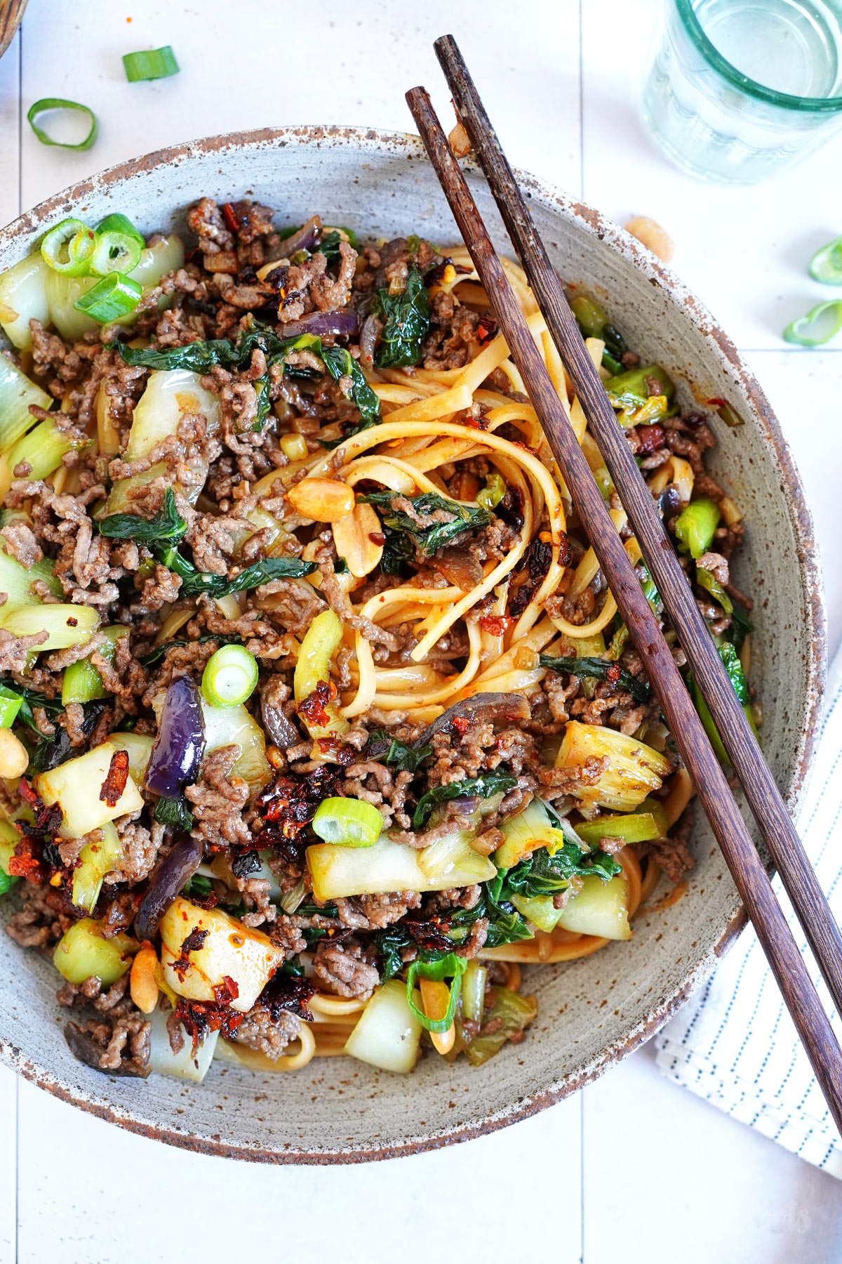 Dandan Style Szechuan Nudeln mit Hackfleisch | Bake to the roots