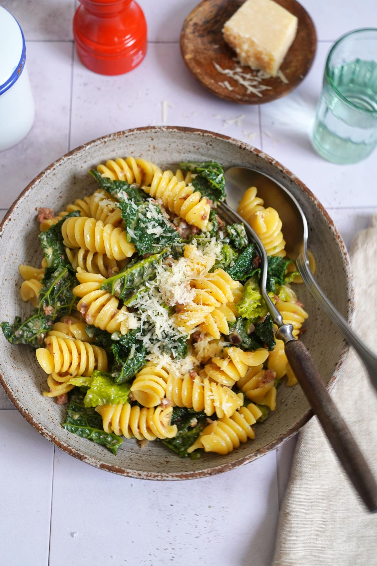 Pasta mit Salsiccia & Wirsing (Carbonara Style) | Bake to the roots