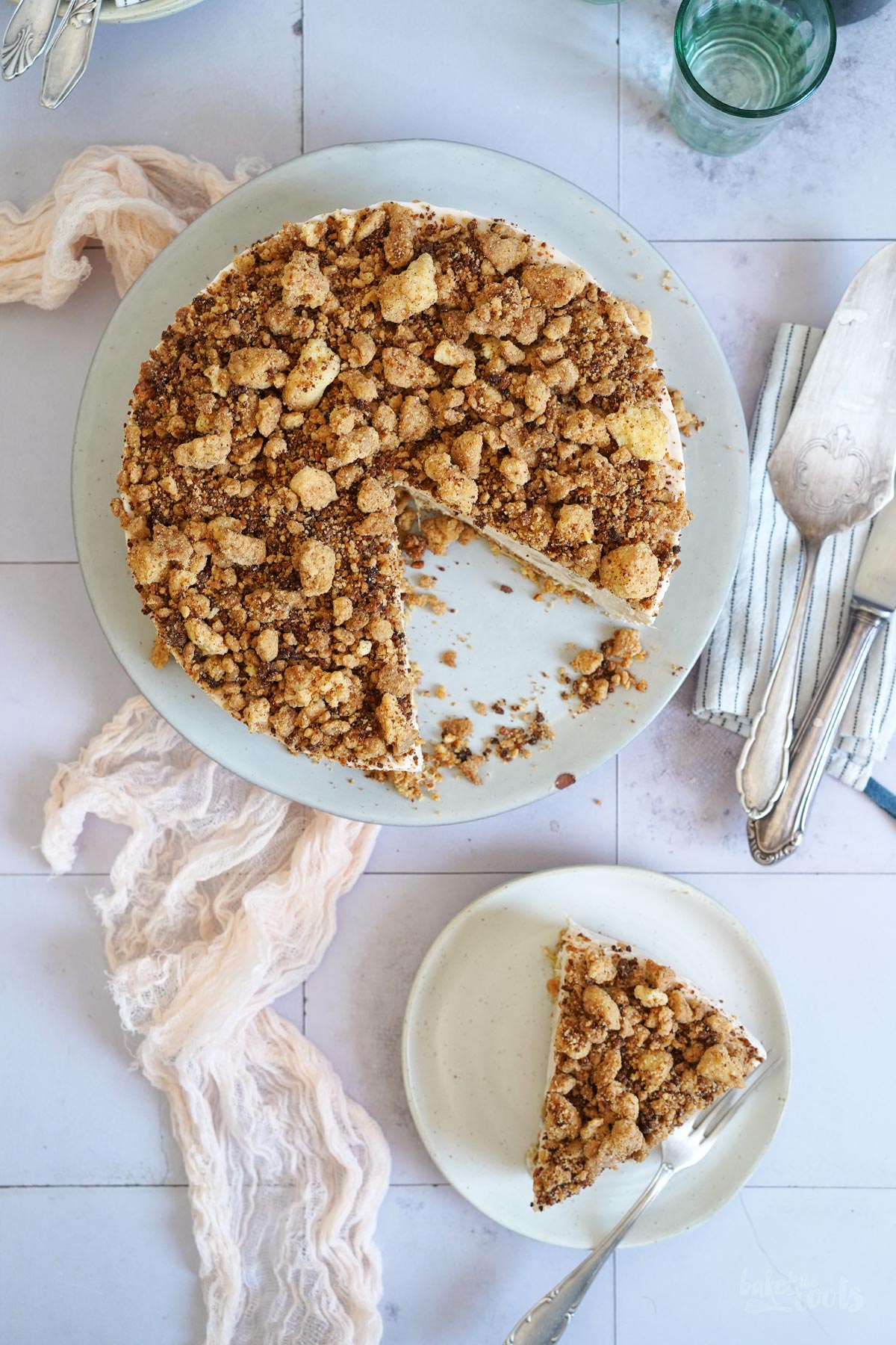 Rhabarber Streusel Cheesecake | Bake to the roots