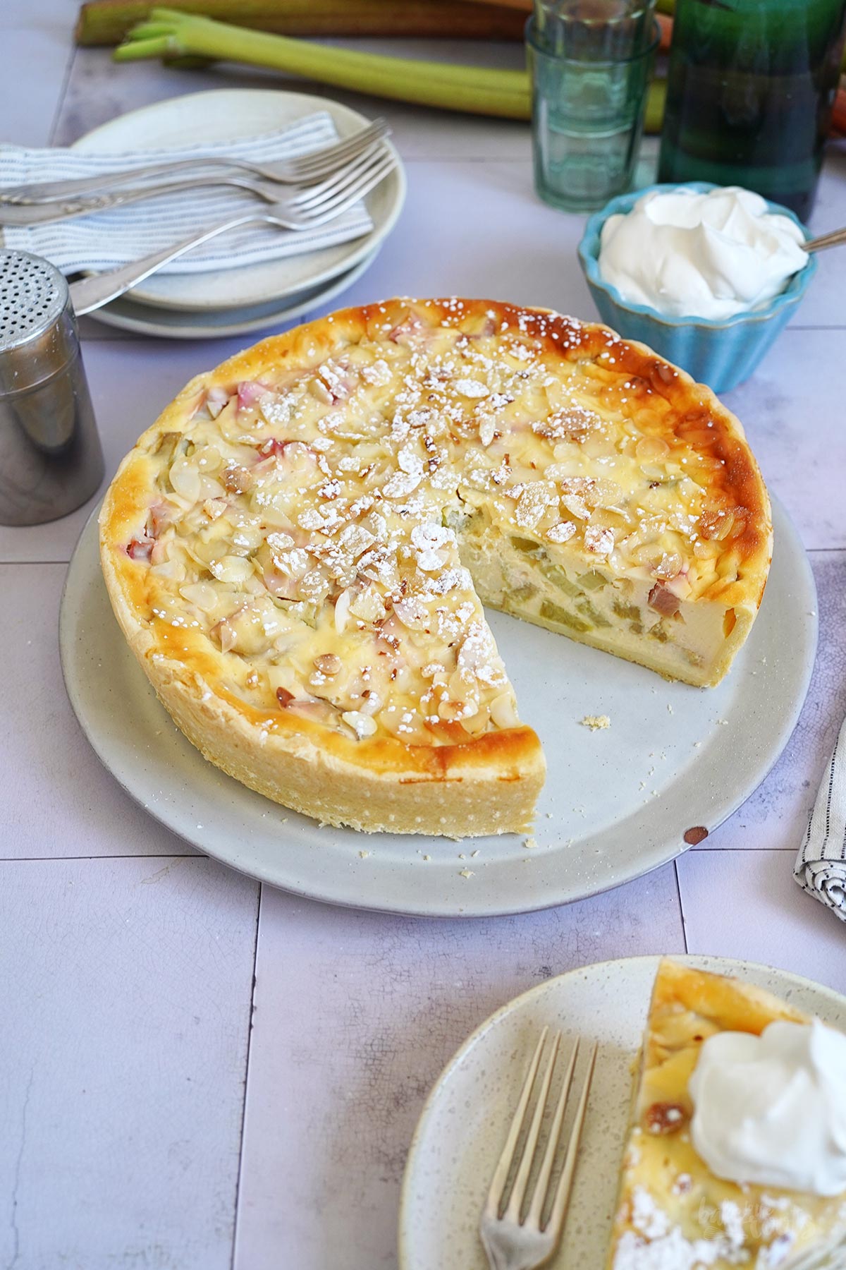 Rhabarber Schmand Kuchen | Bake to the roots