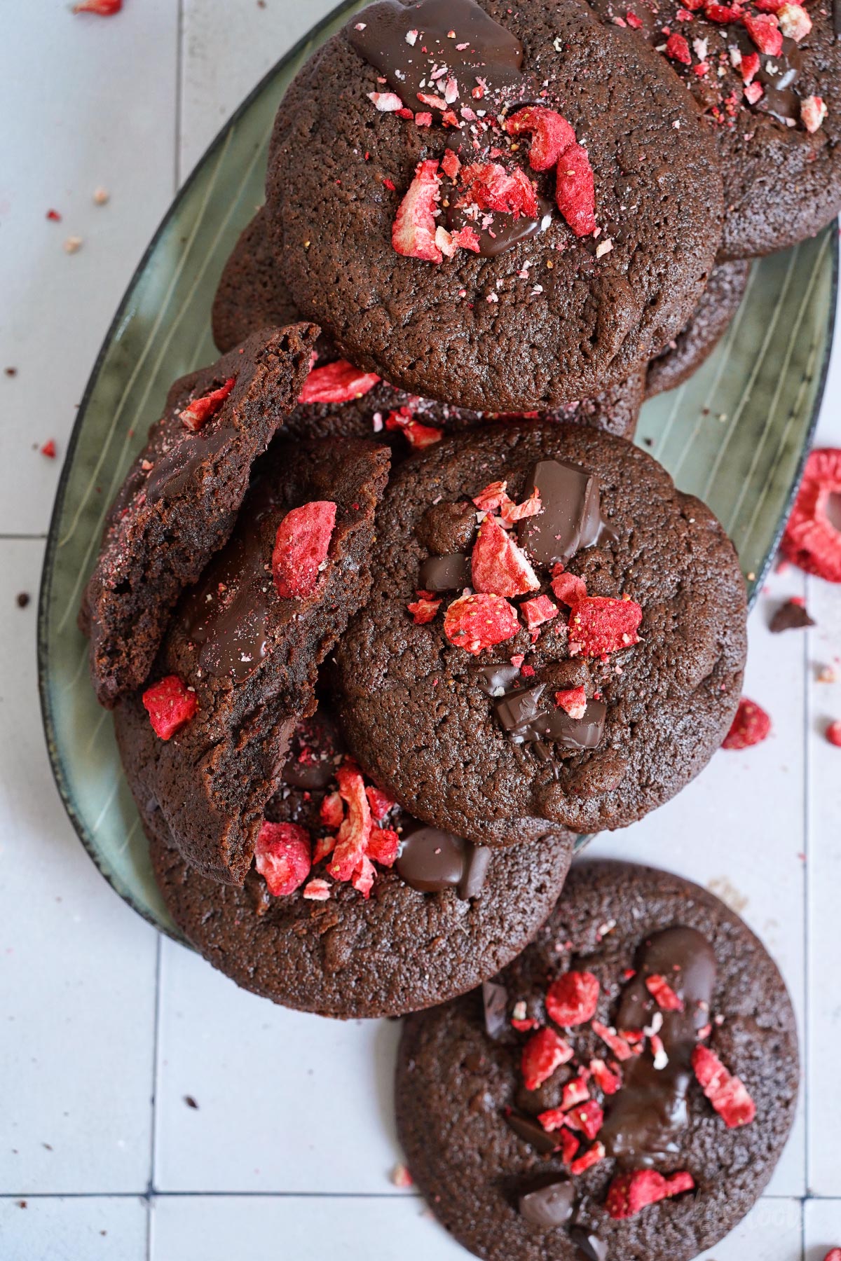 Espresso Strawberry Brownie Cookies | Bake to the roots