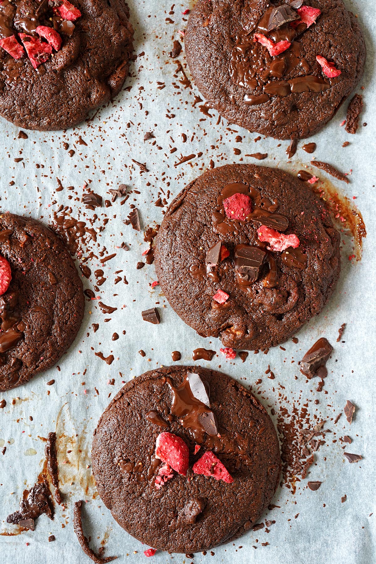 Espresso Strawberry Brownie Cookies | Bake to the roots