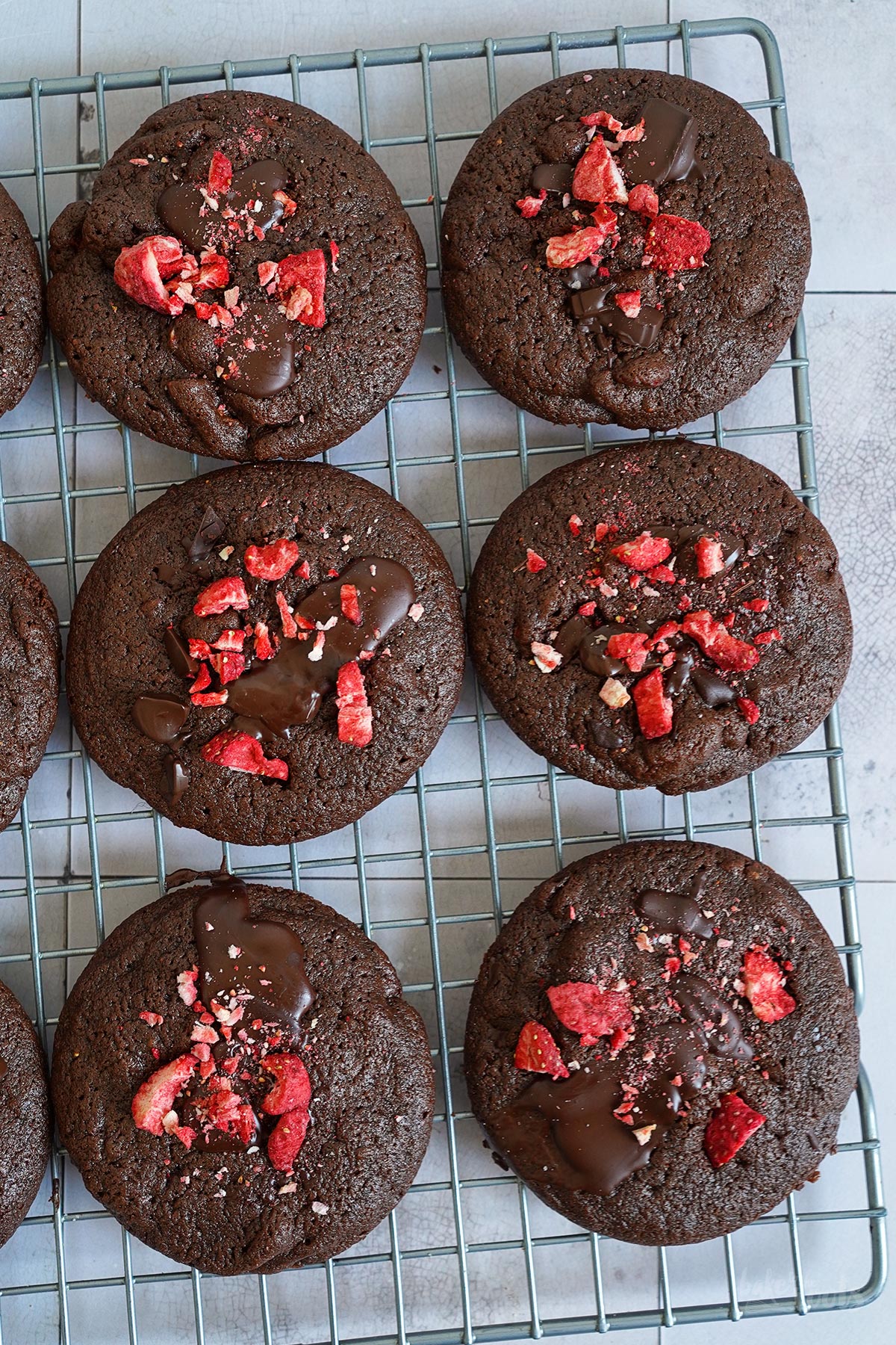 Espresso Strawberry Brownie Cookies | Bake to the roots
