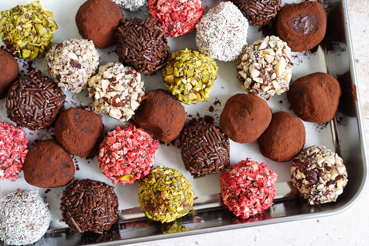 Einfache Schokoladentrüffel | Bake to the roots