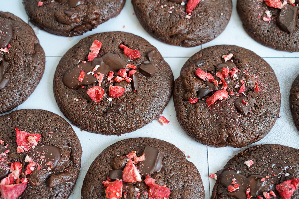 Espresso Strawberry Brownie Cookies | Bake to the roots