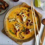 Einfache Kokos Curry Suppe (mit Gyoza) | Bake to the roots