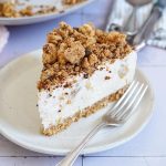 Rhabarber Streusel Cheesecake | Bake to the roots
