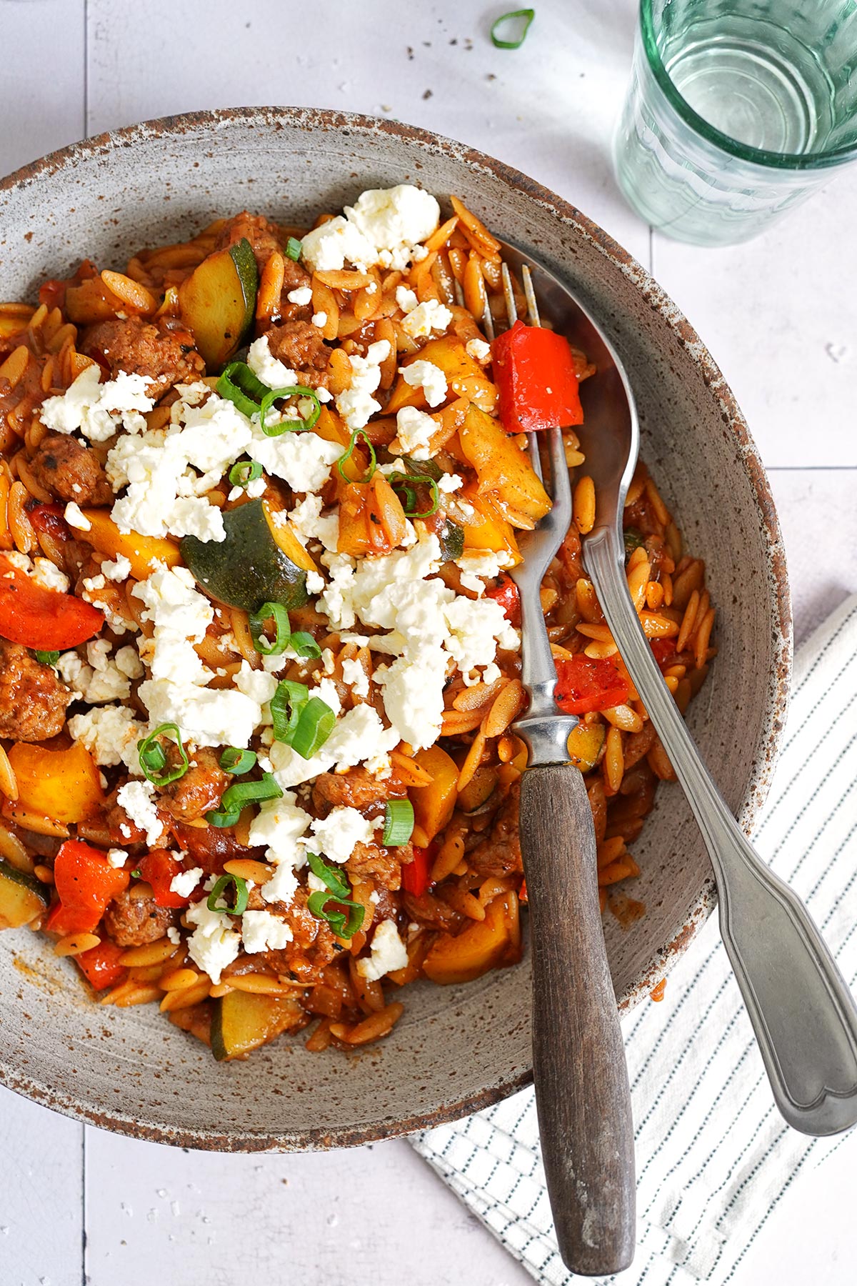 Kritharaki Hackfleisch Topf mit Zucchini & Paprika | Bake to the roots