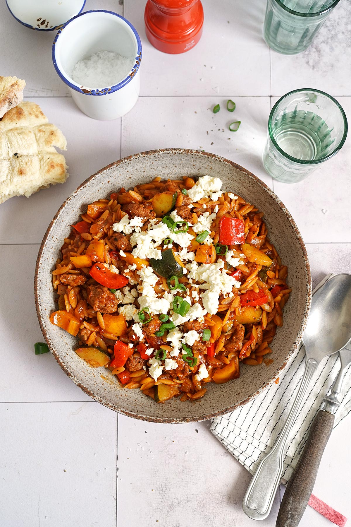 Kritharaki Hackfleisch Topf mit Zucchini & Paprika | Bake to the roots