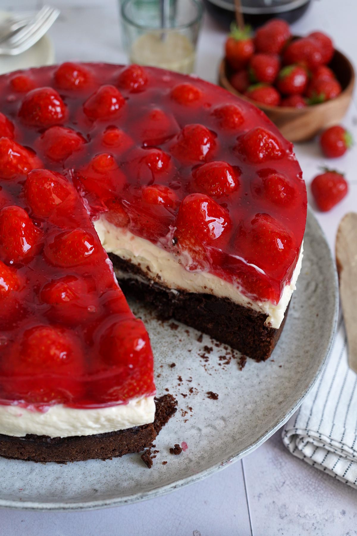 Brownie Erdbeeren Pudding Kuchen | Bake to the roots