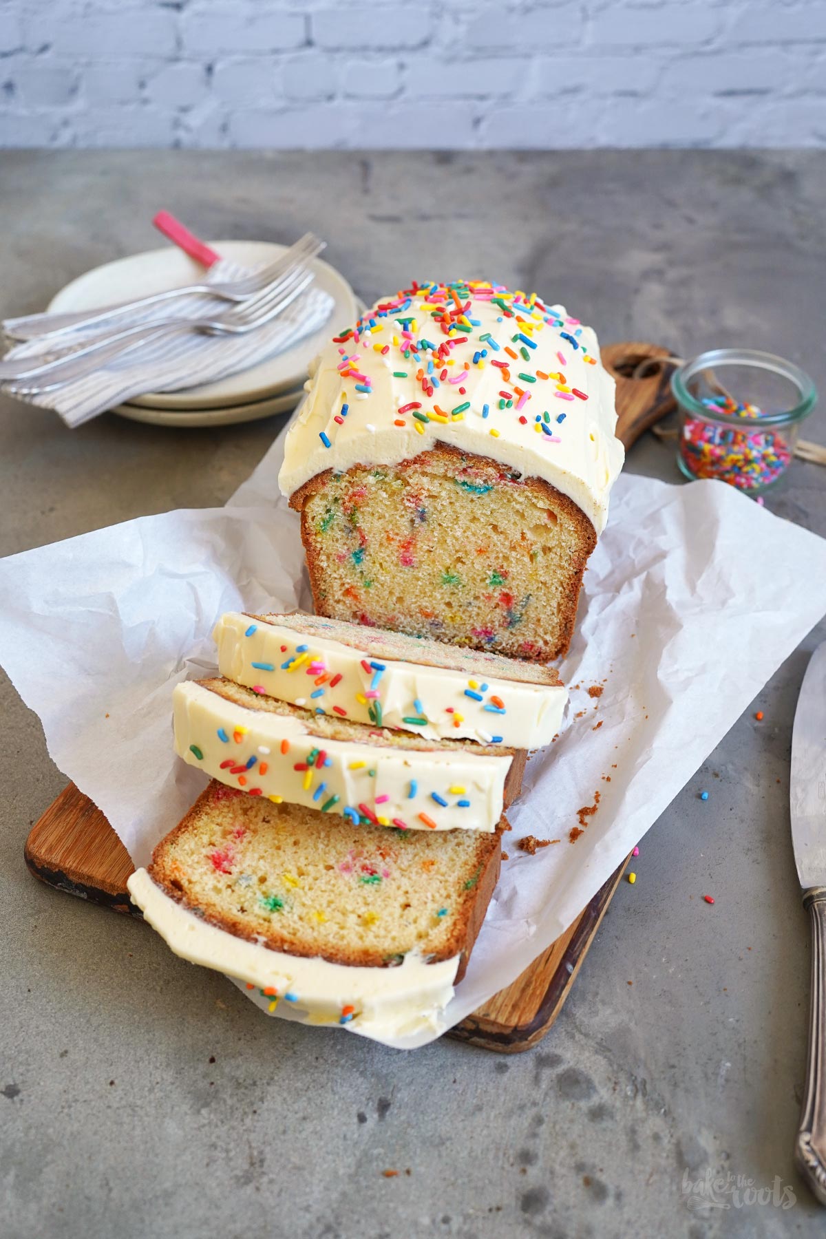 Funfetti Vanille Kastenkuchen | Bake to the roots