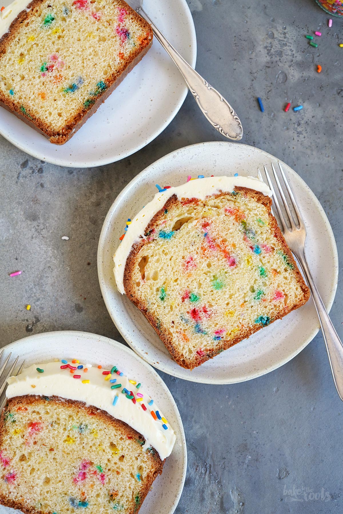 Funfetti Vanille Kastenkuchen | Bake to the roots