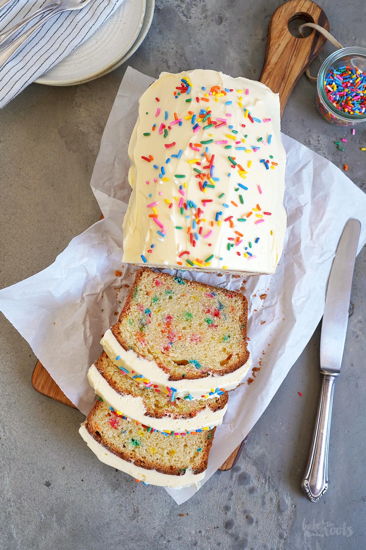 Funfetti Vanille Kastenkuchen | Bake to the roots