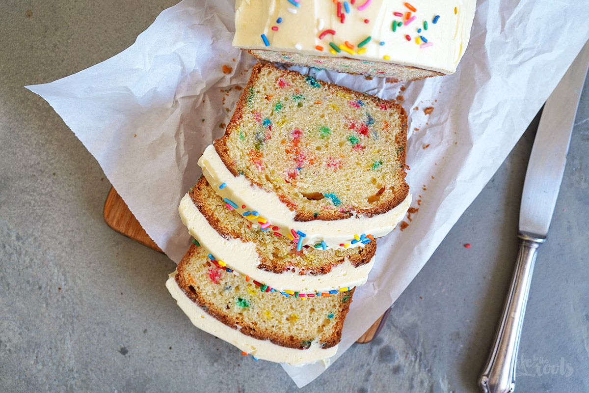 Funfetti Vanille Kastenkuchen | Bake to the roots
