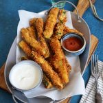 Zucchini Pommes mit Ranch Dip | Bake to the roots