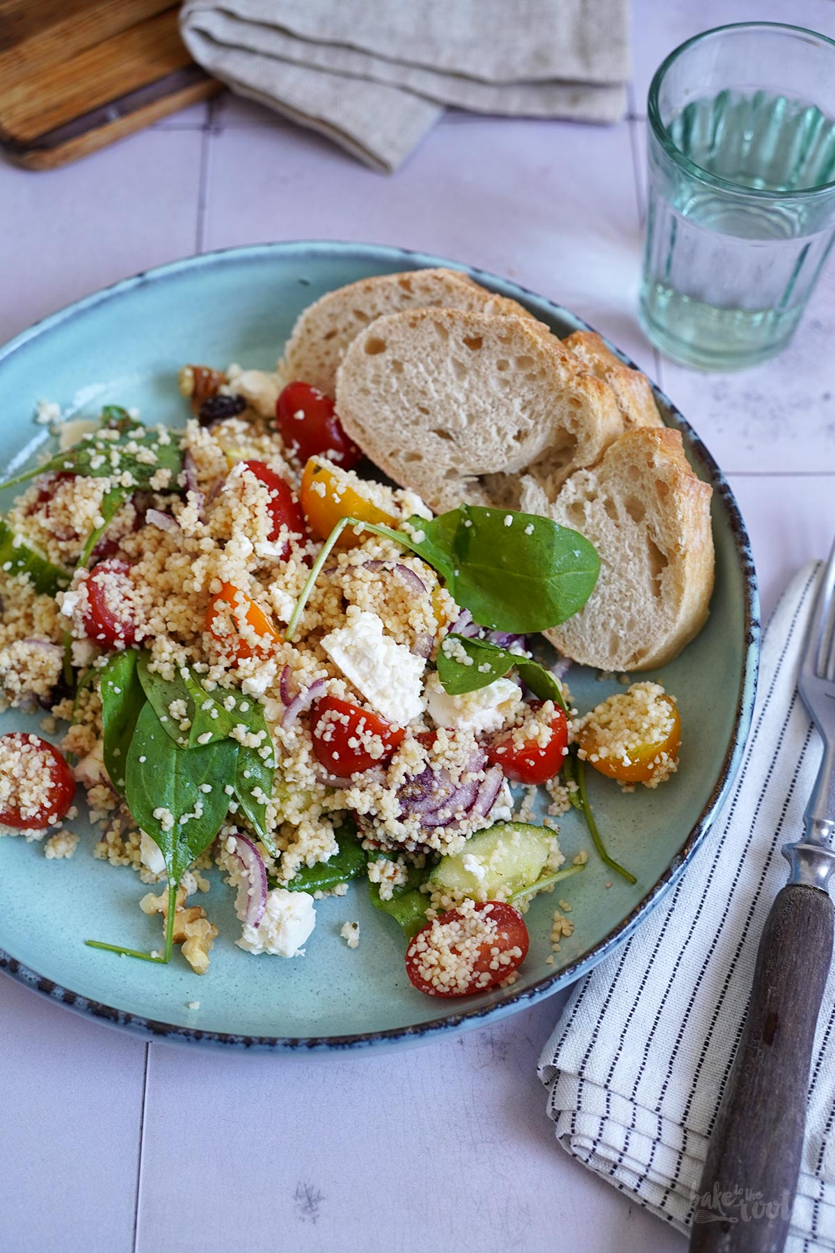 Couscous Salat mit Tomaten, Gurke & Za'atar | Bake to the roots