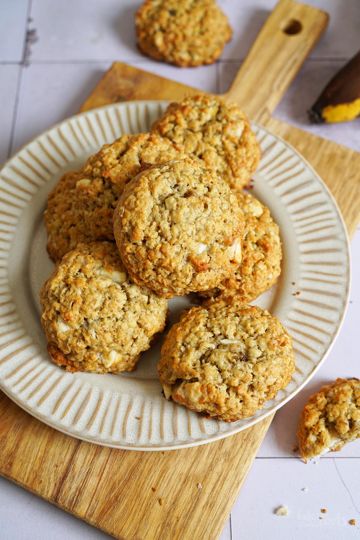 Bananen, Haferflocken & Weiße Schokolade Cookies | Bake to the roots