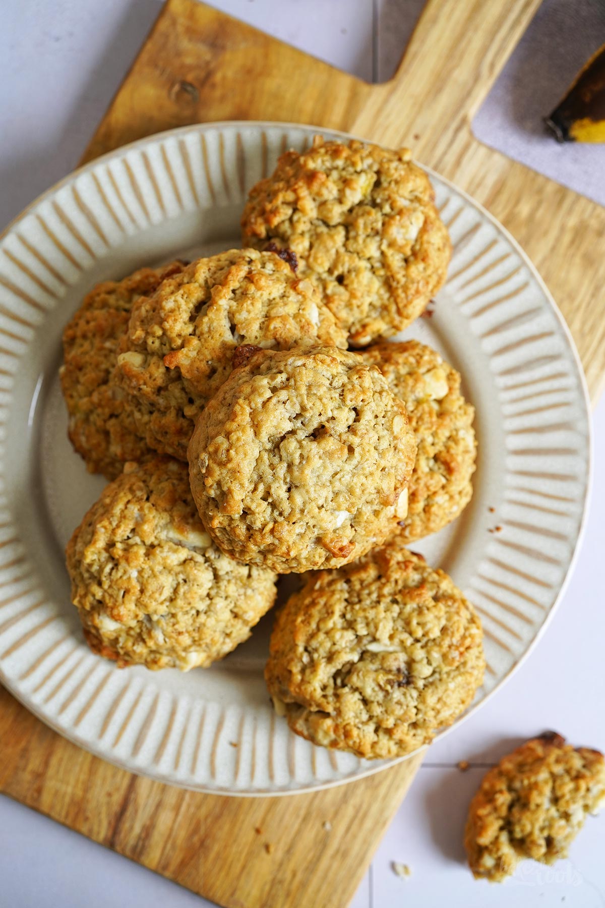 Bananen, Haferflocken & Weiße Schokolade Cookies | Bake to the roots